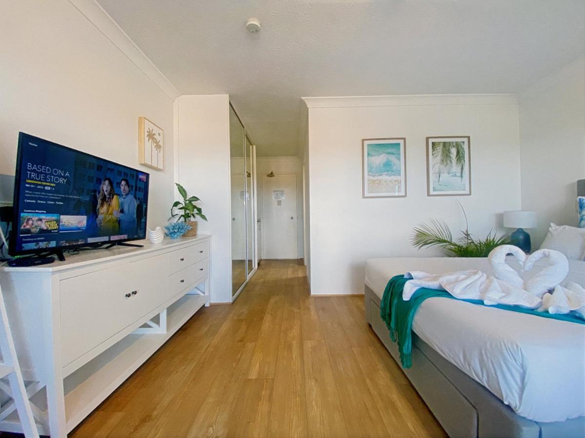 Charming Burleigh Apartment Gold Coast